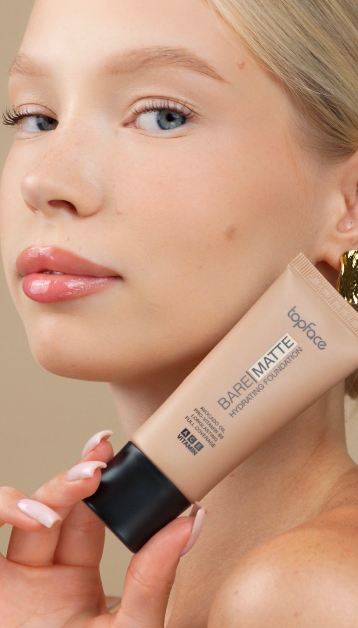 Bare Matte Hydrating Foundation TOPFACE for a natural matte finish and flawless-looking skin